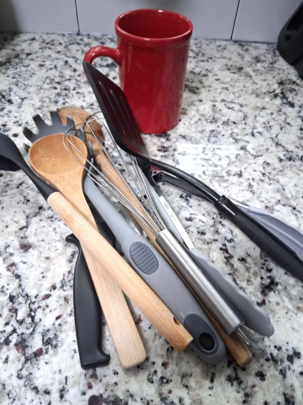 Bundle Of 8-Assorted Kitchen Gadgets/ Black Nylon Utensils-and red storage cup